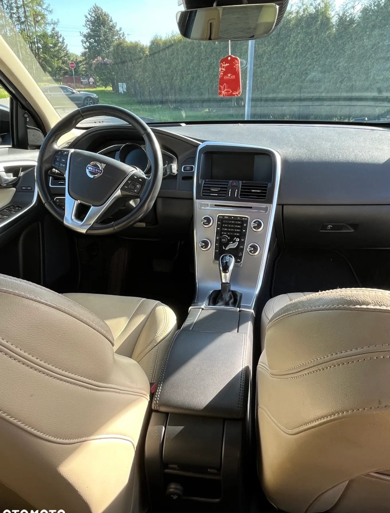 Volvo XC 60 cena 79000 przebieg: 206000, rok produkcji 2017 z Rybnik małe 466